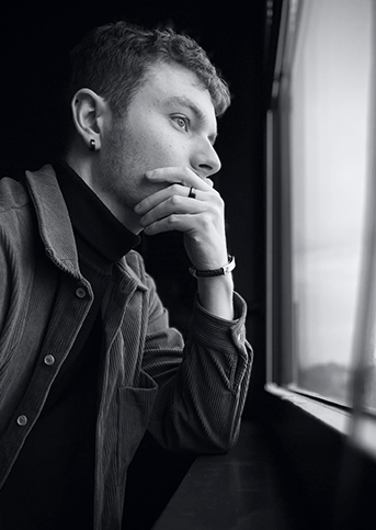 réflexion du graphiste du labo graphique pour la création d'un logo client